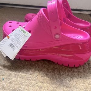Mega Crush Clogs - size 11 Women’s
